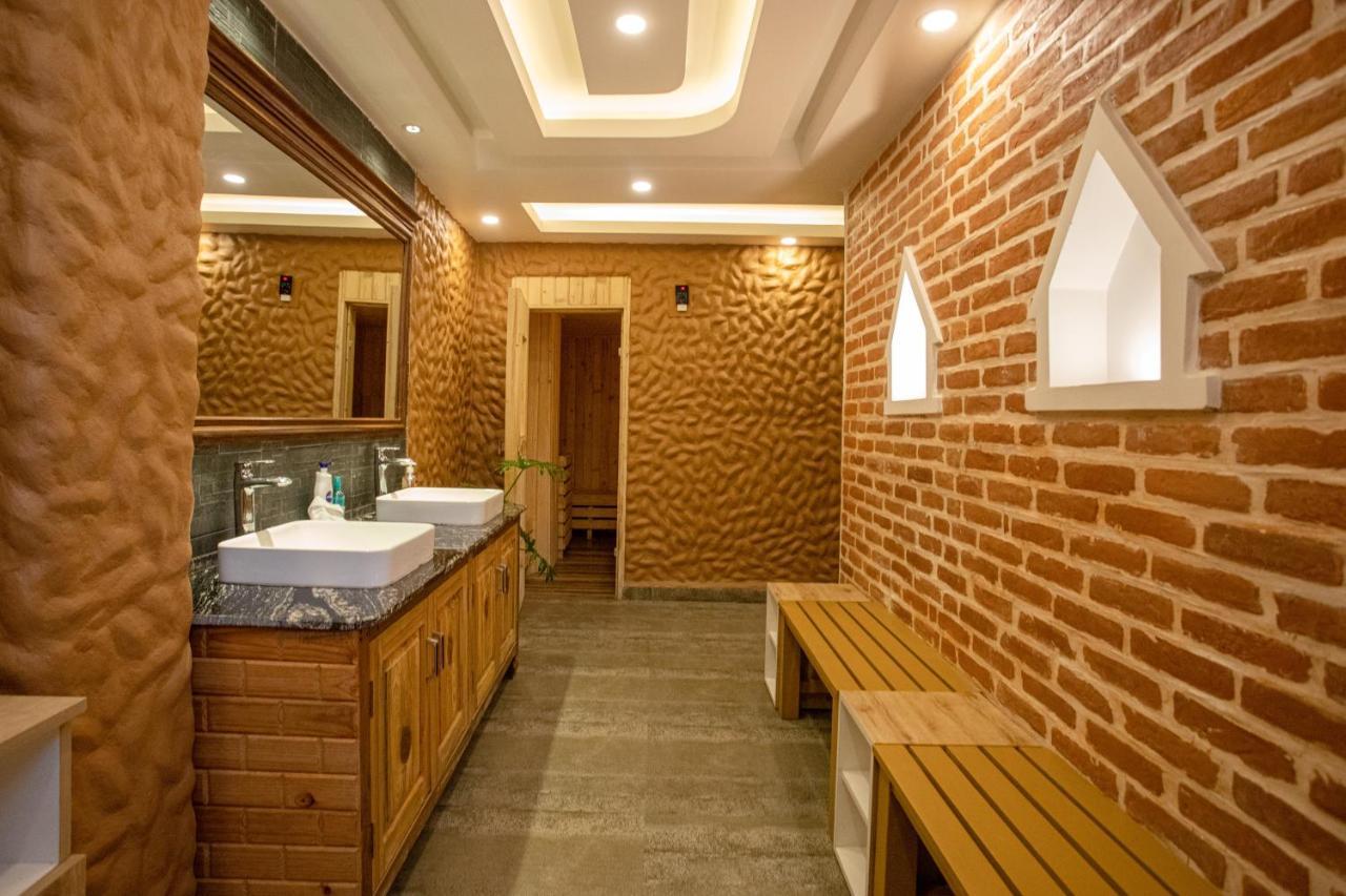 Hotel Manang Катманду Екстер'єр фото
