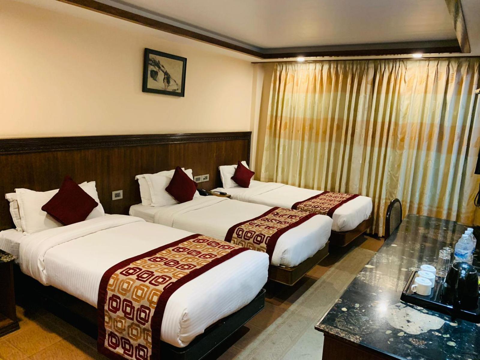 Hotel Manang Катманду Екстер'єр фото