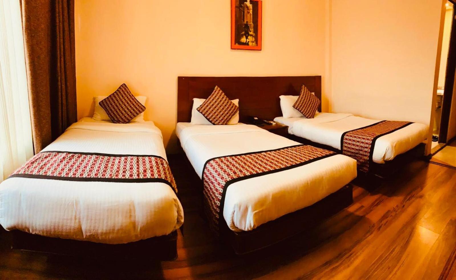 Hotel Manang Катманду Екстер'єр фото
