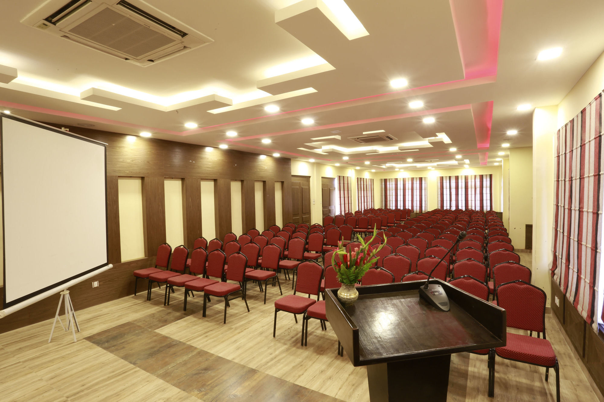 Hotel Manang Катманду Екстер'єр фото